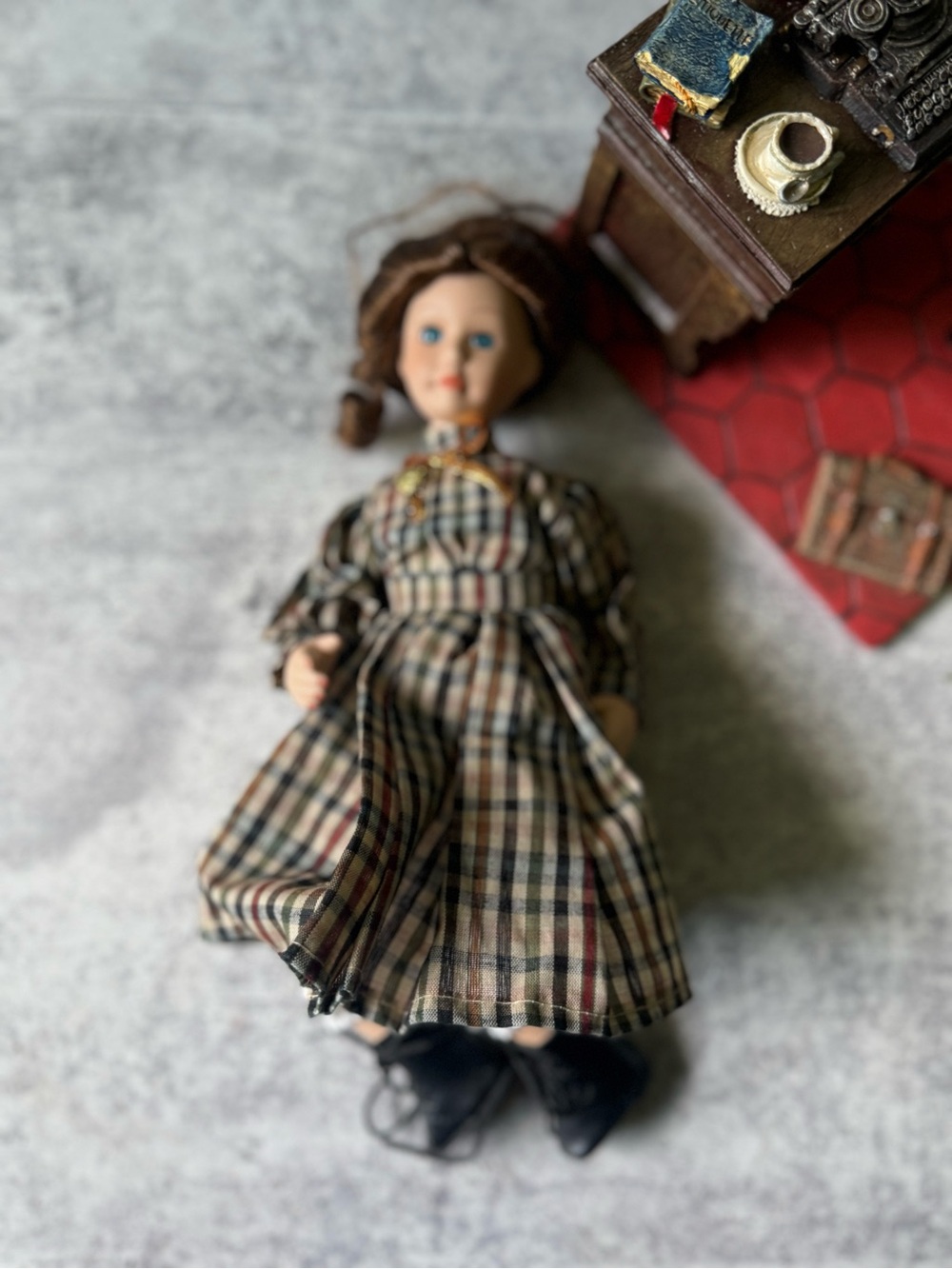 12" Cracker Barrel Doll "Rachel" Forever Friends "Let's Play Office" - Picture 16 of 16